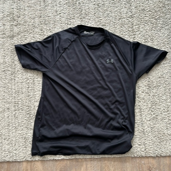 Under Armour Shirt - Picture 1 of 3